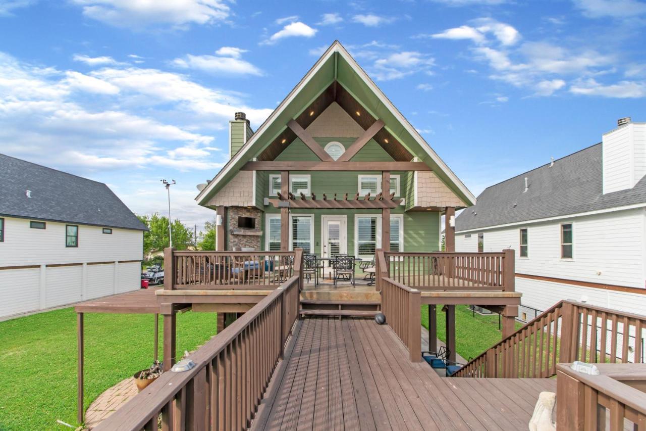 Luxury Waterfront Home Family And Pet Friendly Near Surfside Beach 11 Mins Freeport Exterior photo