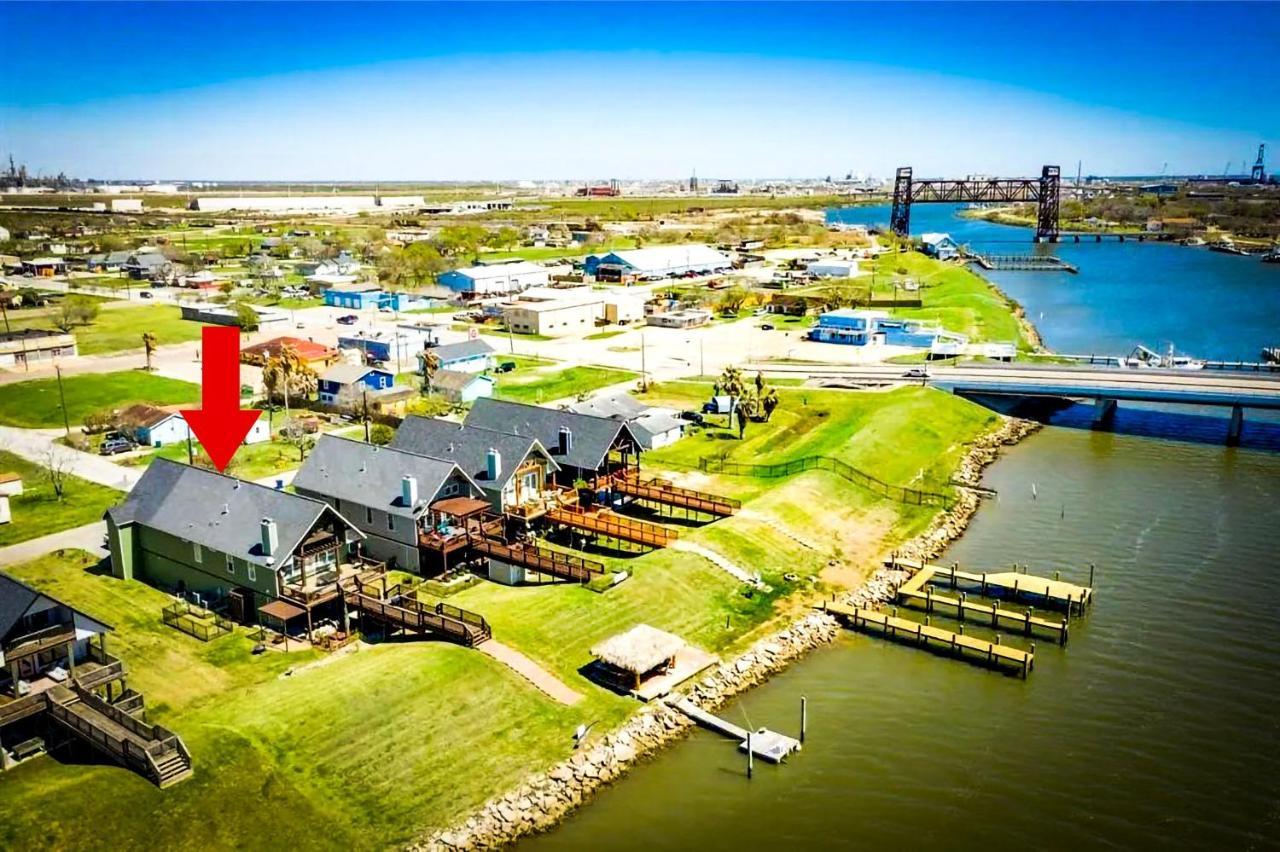 Luxury Waterfront Home Family And Pet Friendly Near Surfside Beach 11 Mins Freeport Exterior photo